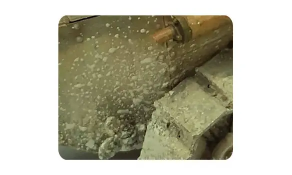 Projections boue industrielle